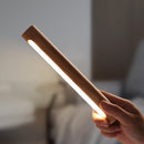 LED 360° drejelig væglampe i træ